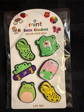 Mint Green & Yellow Frog Shoe Charms - 6 Pc Set